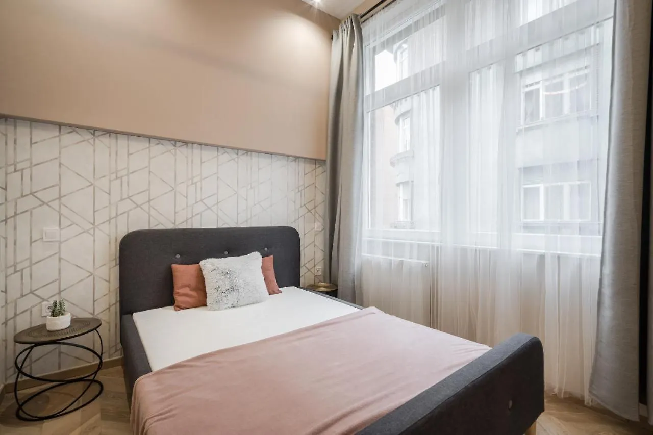 Appartamento Amora Homes 3 Bedrooms Bright Flat In The Heart Of The City -Free Parking Need Reservation Budapest
