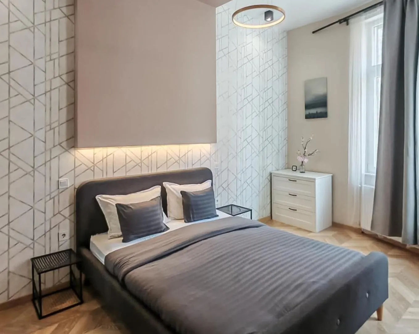 Contatti di Amora Homes 3 Bedrooms Bright Flat In The Heart Of The City -Free Parking Need Reservation