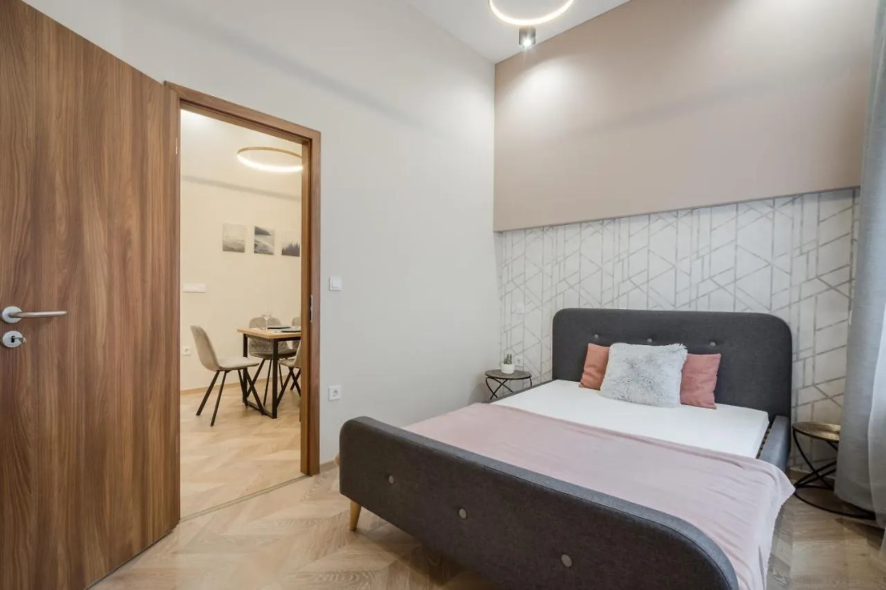 Amora Homes 3 Bedrooms Bright Flat In The Heart Of The City -Free Parking Need Reservation Budapest
